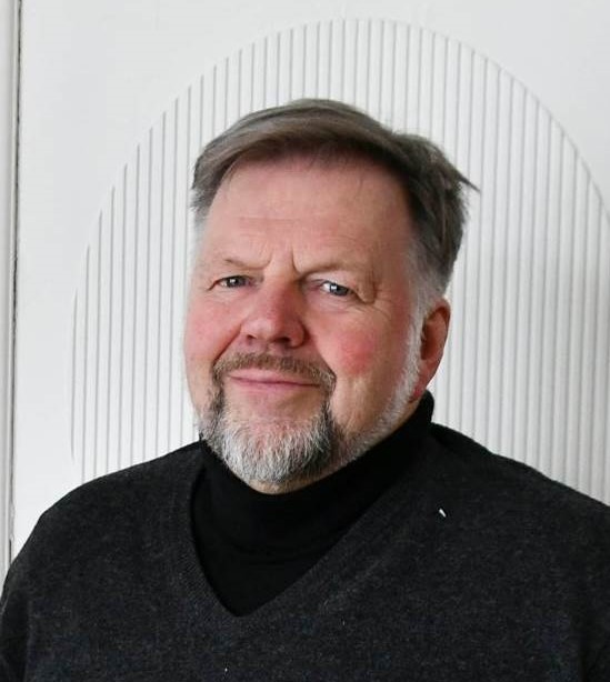 Einar Holstad