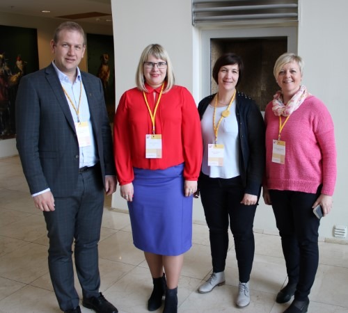 På KrFs landsmøtet i 2017, deltok bl.a. BCDs Volha Kovalkova. På bildet er hun sammen med tidligere Sokndals ordfører Trond Arne Pedersen, tidligere Kvitsøyordfører Mirjam Ydstebø og tidligere fylkesordfører Solveig Ege Tengesdal.