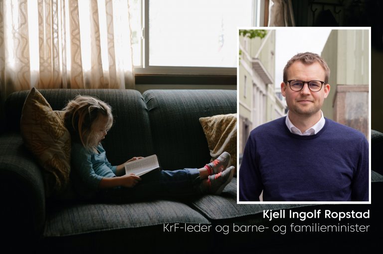 Barne og familieminister, Kjell Ingolf Ropstad innfelt i et bilde av en jente som sitter i en sofa og leser under et vindu. Illustrasjonsfoto.
